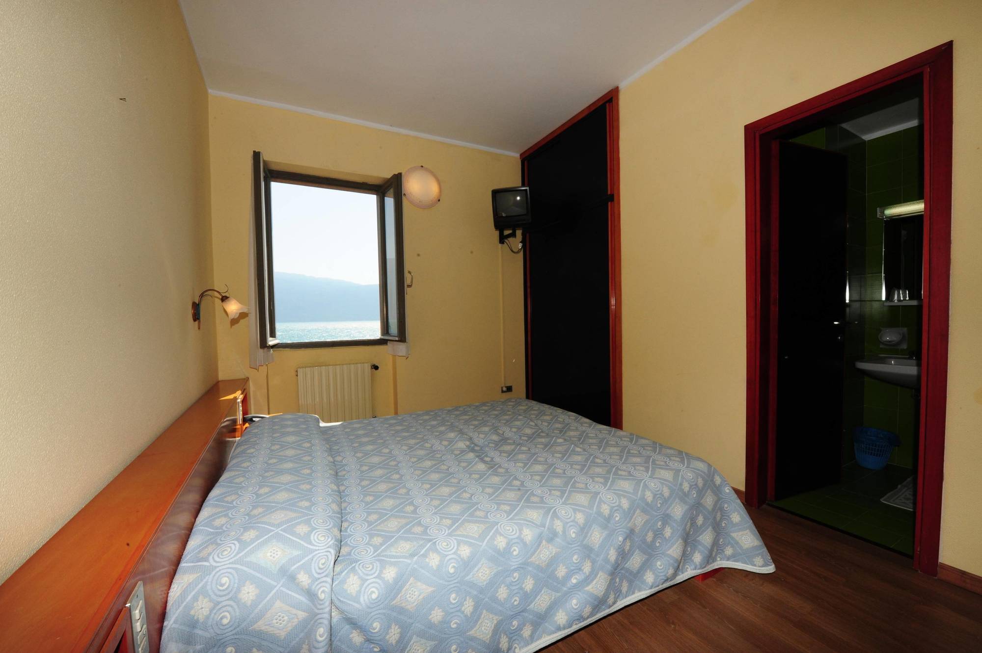 Hotel Lido Gargnano Exterior foto