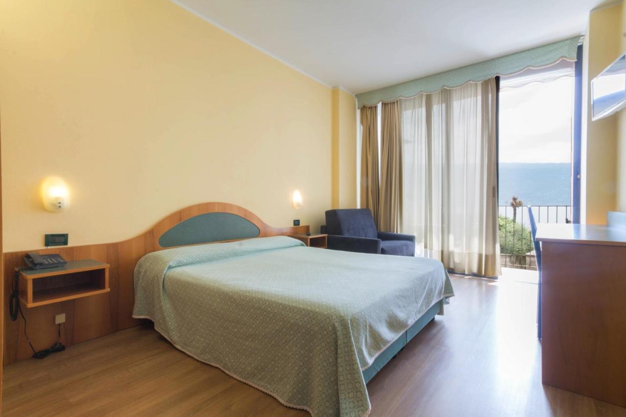 Hotel Lido Gargnano Exterior foto